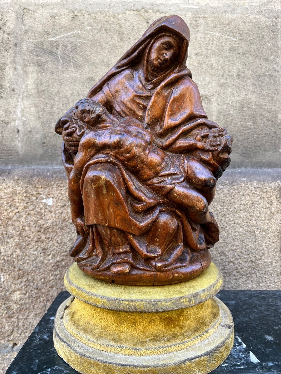 Late 17th Century Softwood Pieta.-photo-6