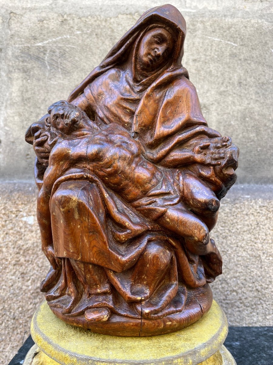 Late 17th Century Softwood Pieta.-photo-7