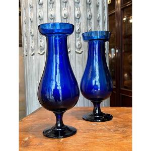 Paire De Vases En Verre Bleu Cobalt.