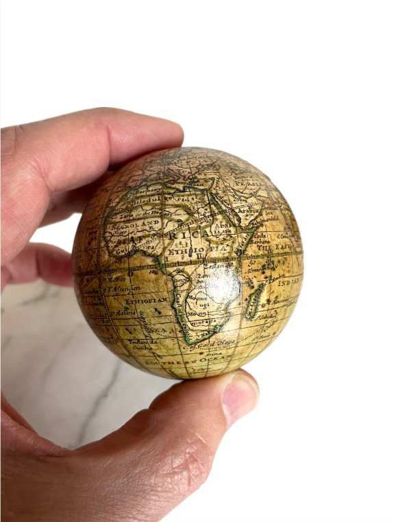 Rare Pocket Globe In Its Shagreen Case 18th C 1770 After Moll-photo-2