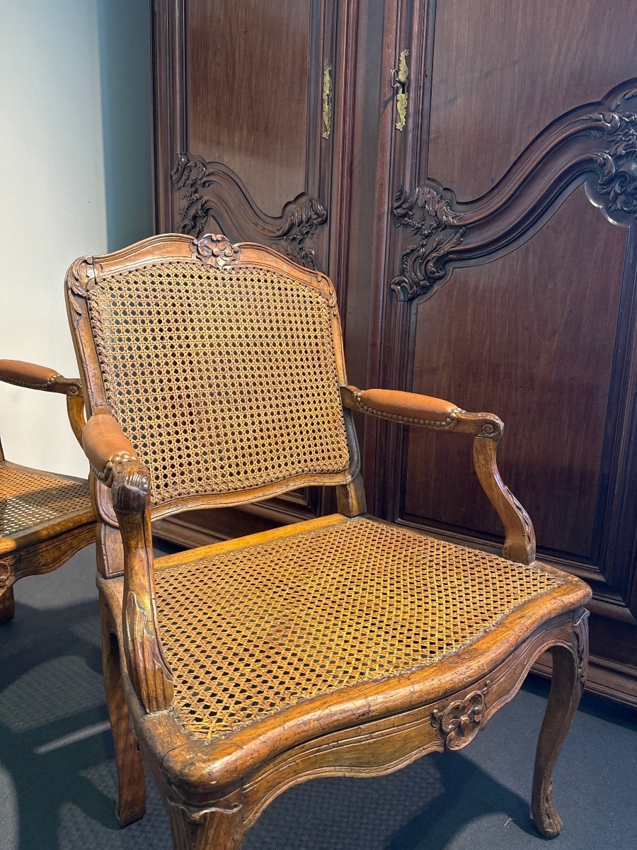 Suite De Quatre Fauteuils à Dossier Plat Cannée d'époque Régence éstampillées-photo-1