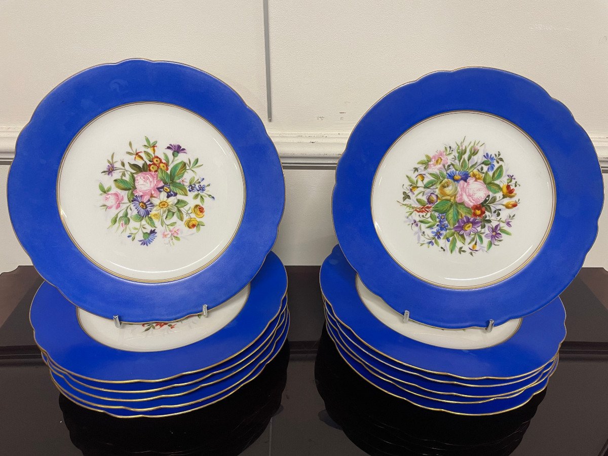 Suite De 12 Assiettes En Porcelaine Décor Fleurs Peint A La Main Charles Pillivuyt