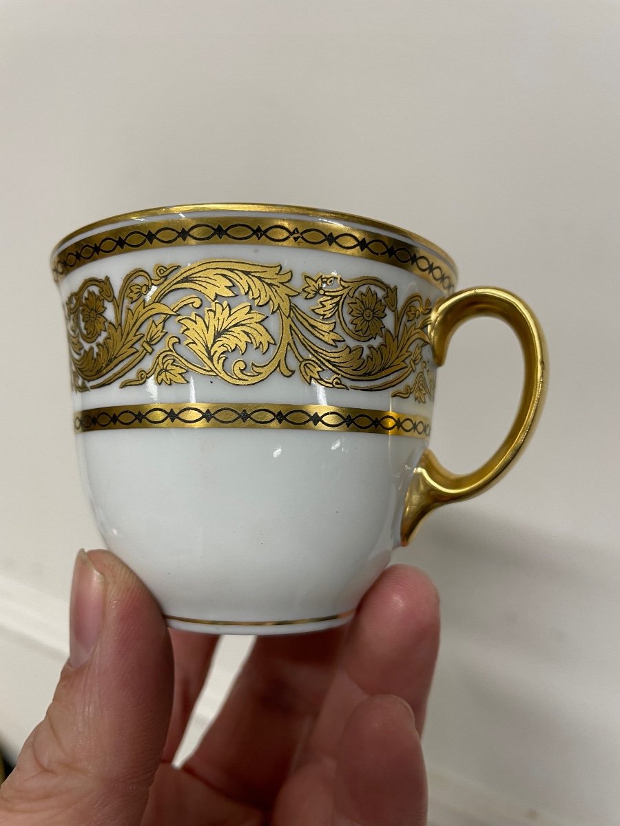 Bernardaud - Suite De 12 Tasses à Café Dorées En Porcelaine De Limoges -photo-2