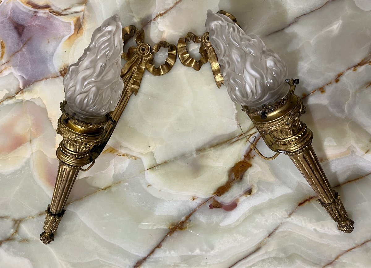 Pair Of Gilt And Chiseled Bronze Sconces-photo-2