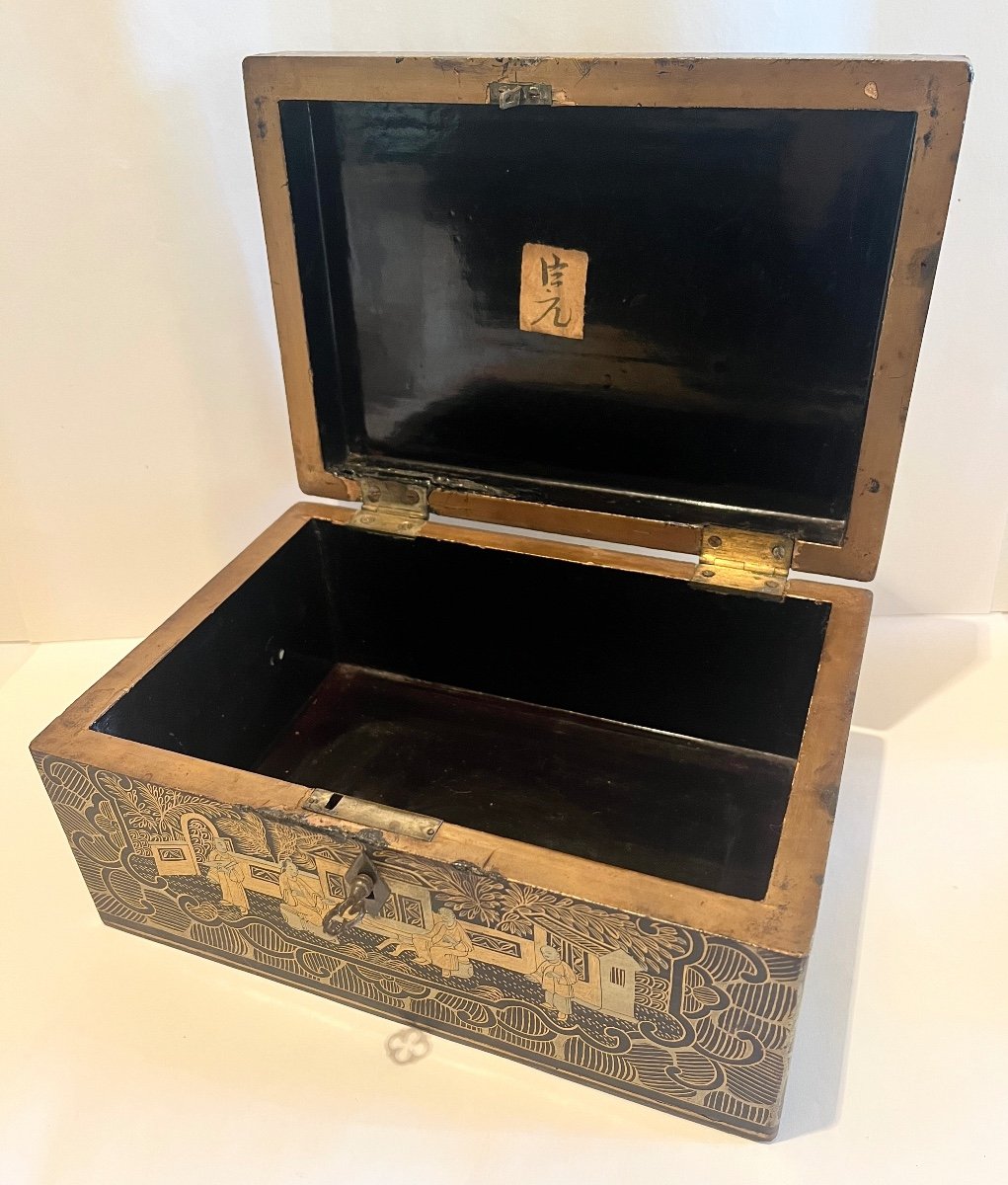 Gilded Chinese Lacquer Box 19th Century Canton-photo-6