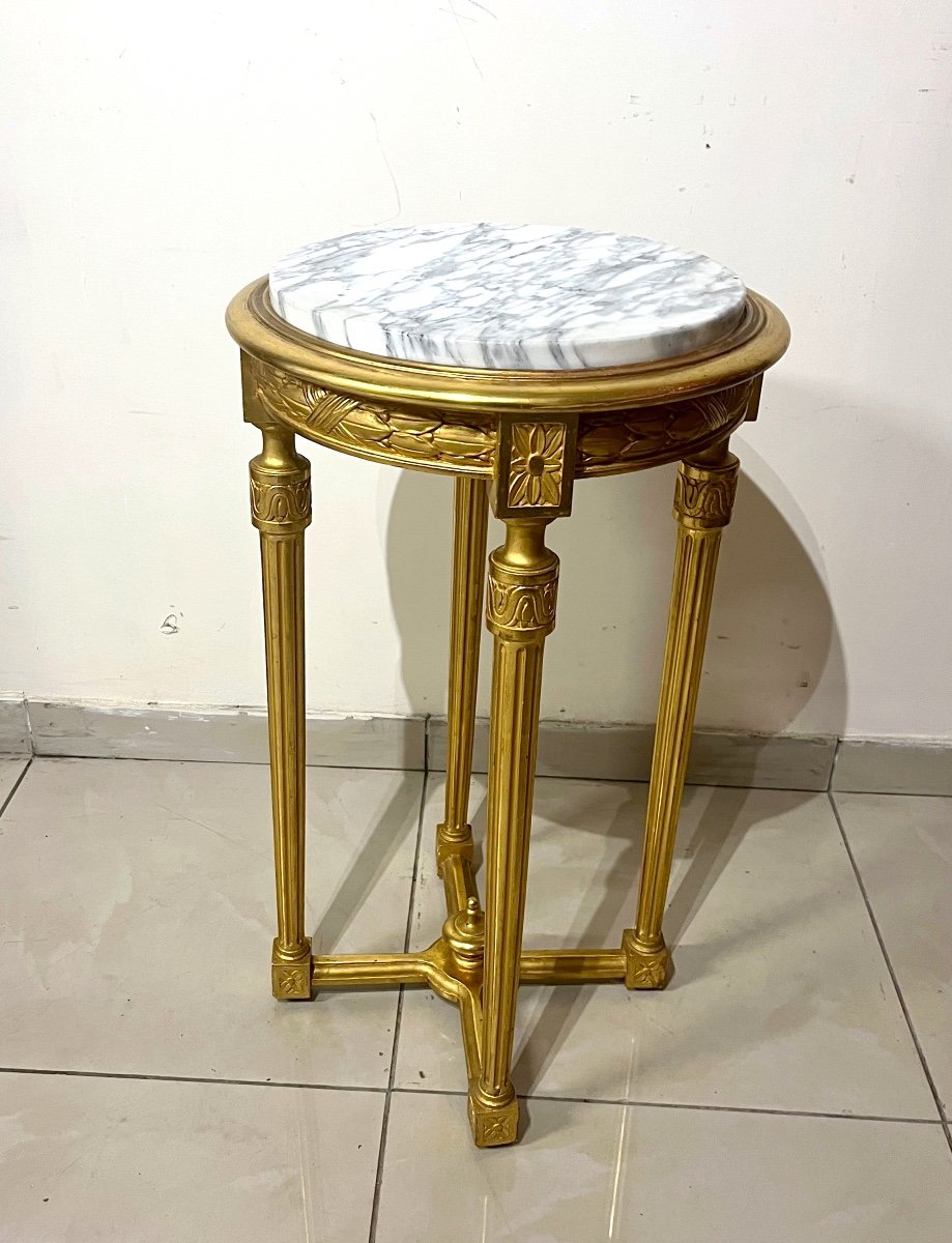 Round Pedestal Table In Golden Wood-photo-2