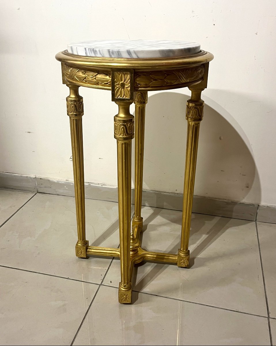 Round Pedestal Table In Golden Wood-photo-5