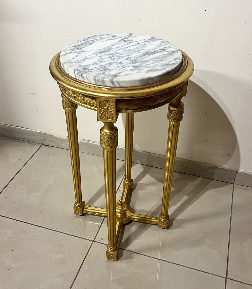 Round Pedestal Table In Golden Wood-photo-6