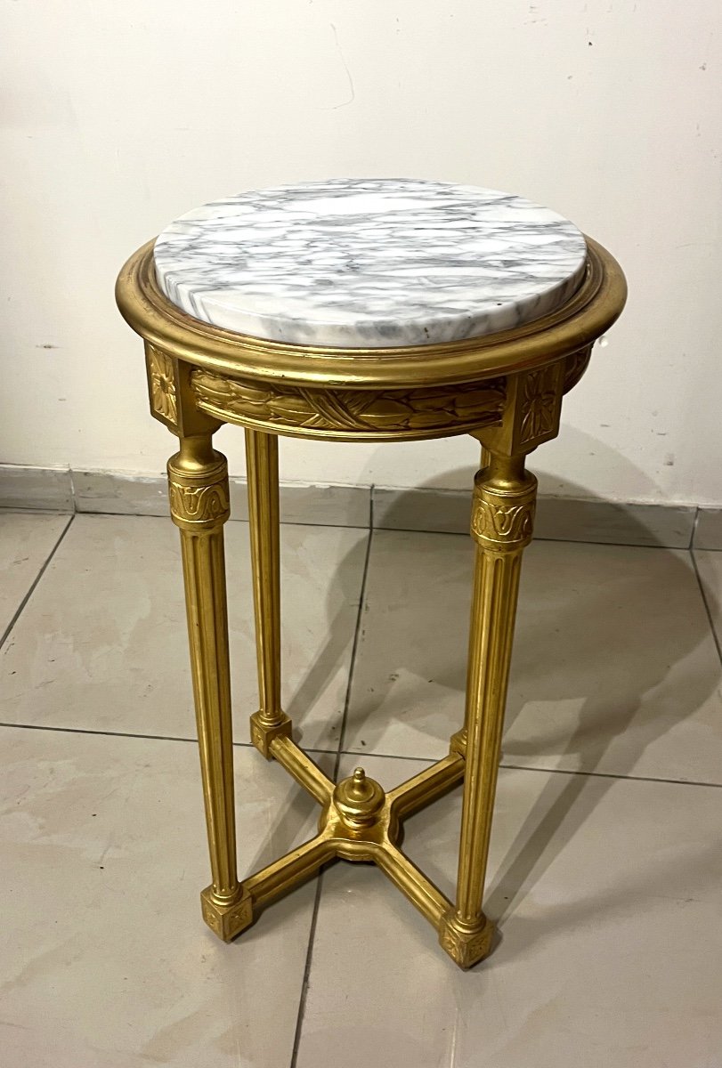 Round Pedestal Table In Golden Wood-photo-7