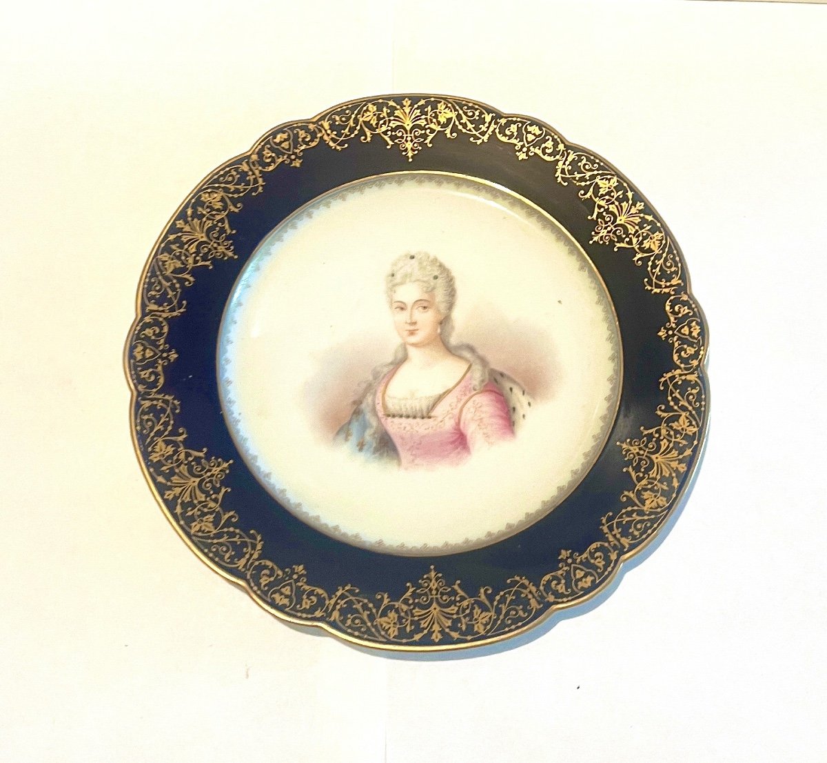 Porcelain Plate Representating Elizabeth Of Orléans 19th Century-photo-2
