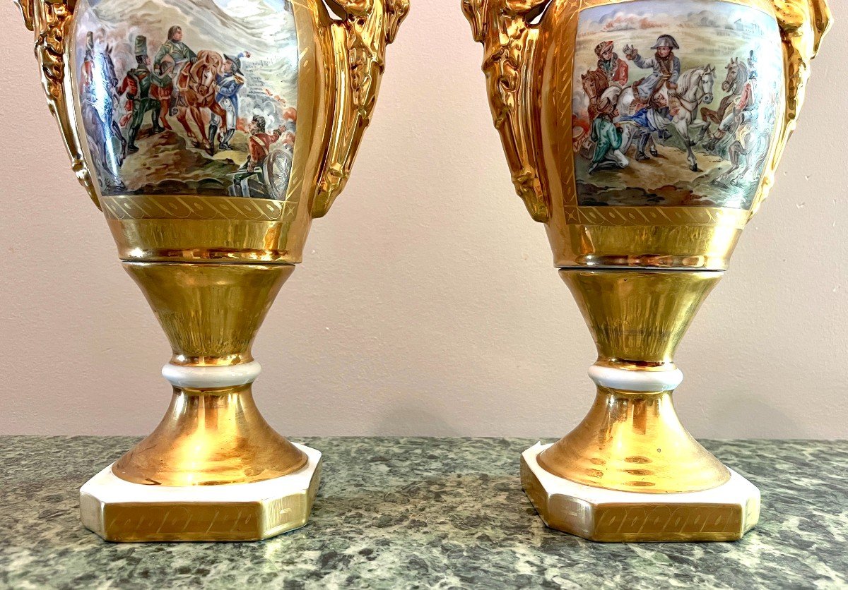 Pair Of Porcelain Vases Of Paris Style With Battle Scene Decoration-photo-3