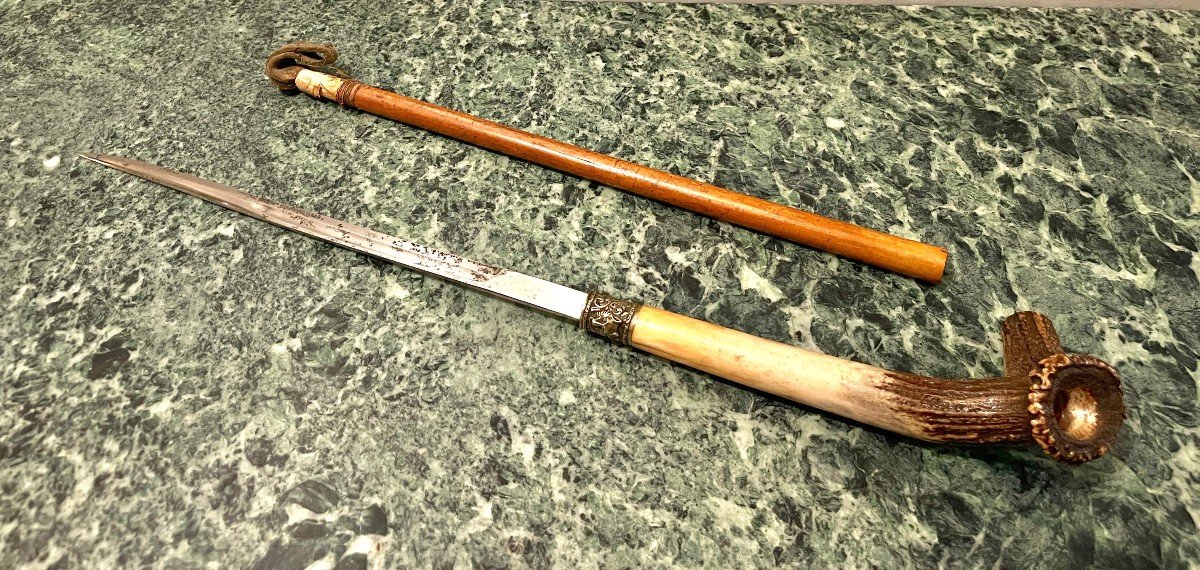 Wolf Hunter's Hunting Dagger That Can Be Used As A Whip And Whistle