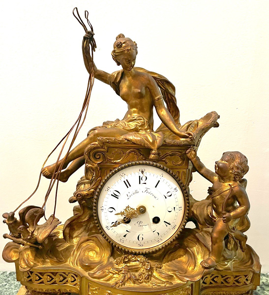 Pendule Au Char De Venus En Bronze Doré XIXème Siècle-photo-2