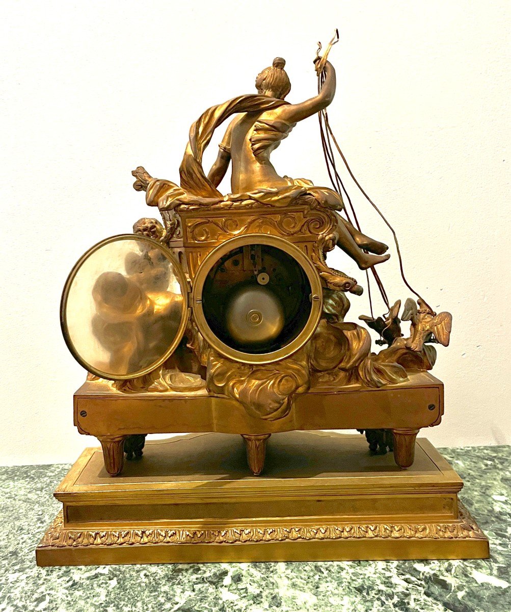 Pendule Au Char De Venus En Bronze Doré XIXème Siècle-photo-1