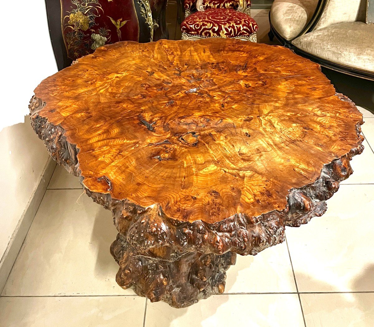 Table guéridon en tronc d'arbre et racine