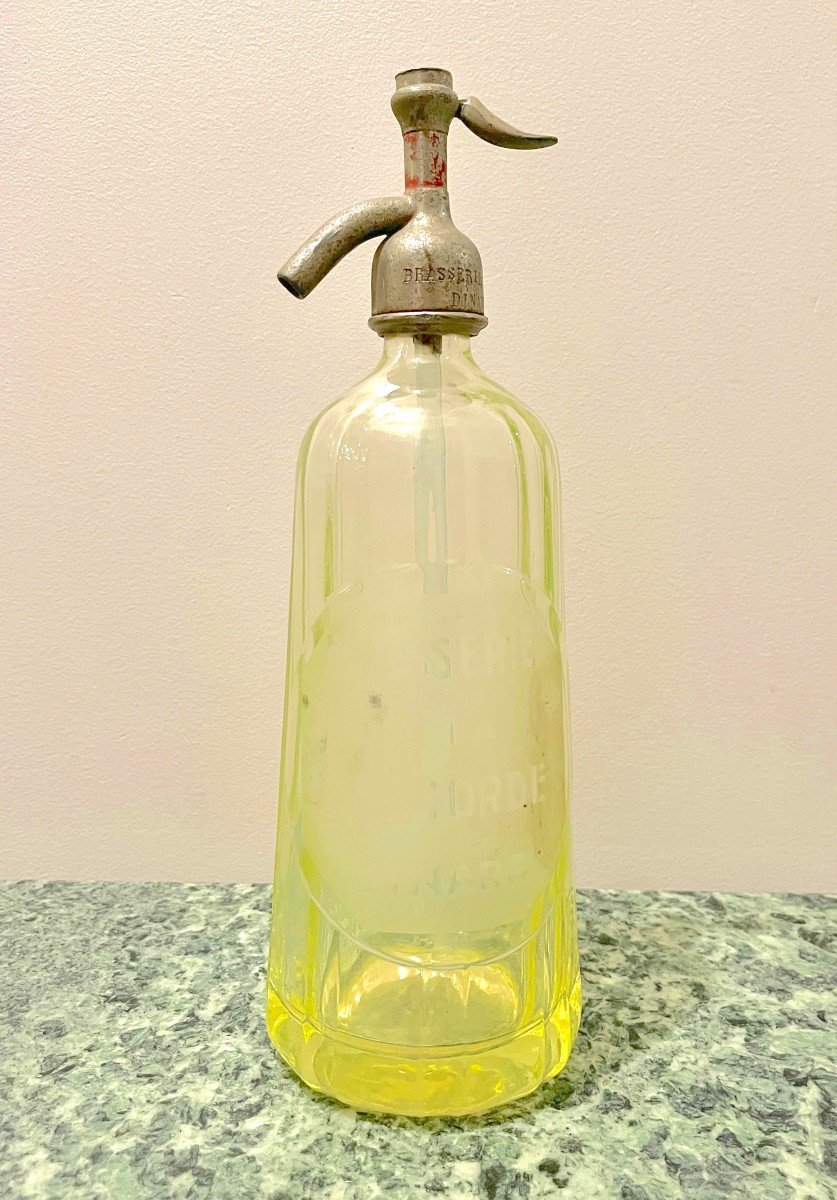 Art Deco Seltzer Water Siphon In Yellow Ouraline Glass 