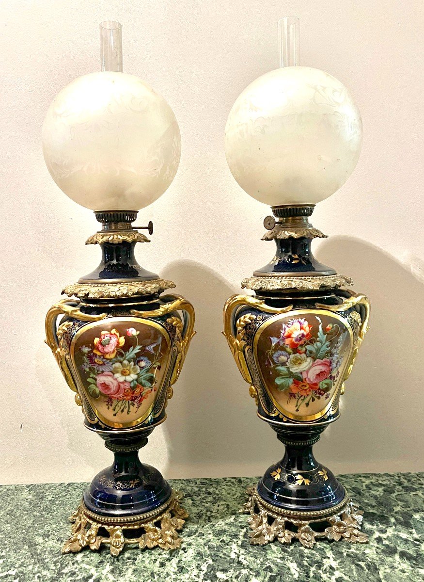 Paire De Lampes En Porcelaine Bleu De Valentine époque Napoléon III