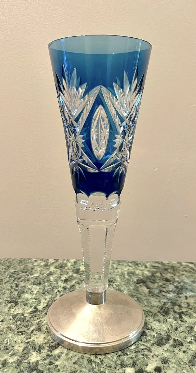 Vase En Cristal Taillé De Couleur Bleu Sur Pied En Argent-photo-2