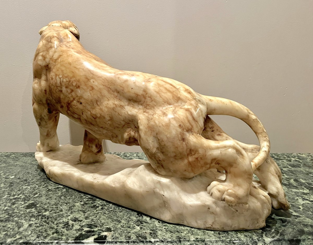 Sculpture Lionne En Albâtre-photo-4