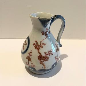 Milk Or Oil Pot In Arita Porcelain, Japan 18th Century
