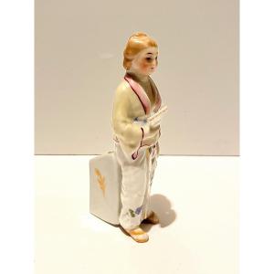 Pyrogène En Porcelaine Femme En Kimono 