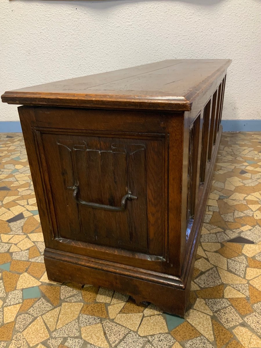 Large 18th Century Chest-photo-4