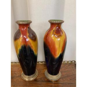 Paire de vases ovoïdes en céramique