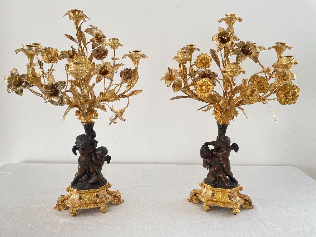 PAIRE DE CANDELABRES AUX AMOURS EN BRONZE D'EPOQUE  NAPOLEON III