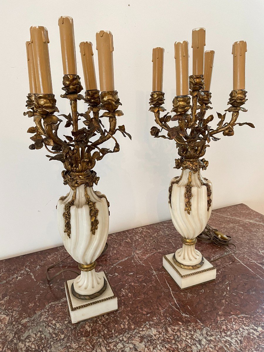 PAIRE DE CANDELABRES LOUIS XVI EN MARBRE ET BRONZE-photo-1