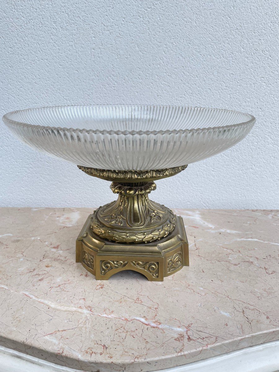 CENTRE DE TABLE EN CRISTAL ET BRONZE DE STYLE LOUIS XVI