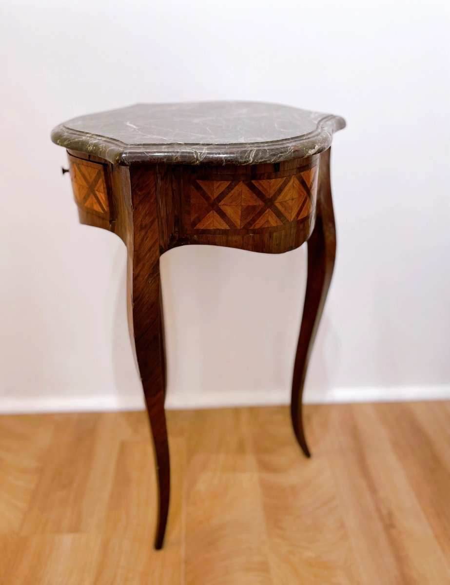 Transition Style Three Legged Pedestal Table -photo-1