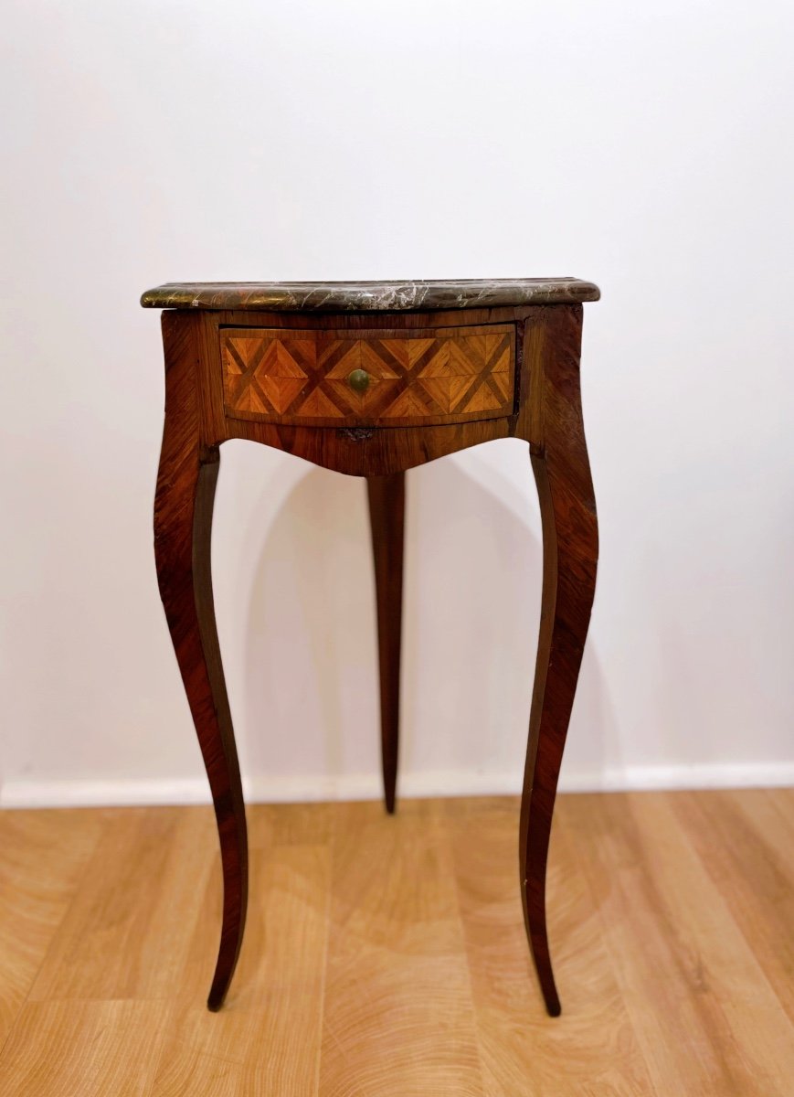 Transition Style Three Legged Pedestal Table 