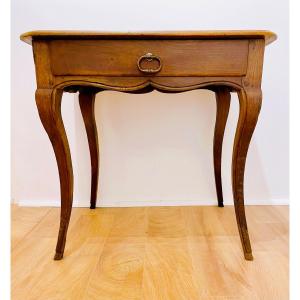 Petite Table De Bureau époque Louis XV – mi 18eme En Noyer 