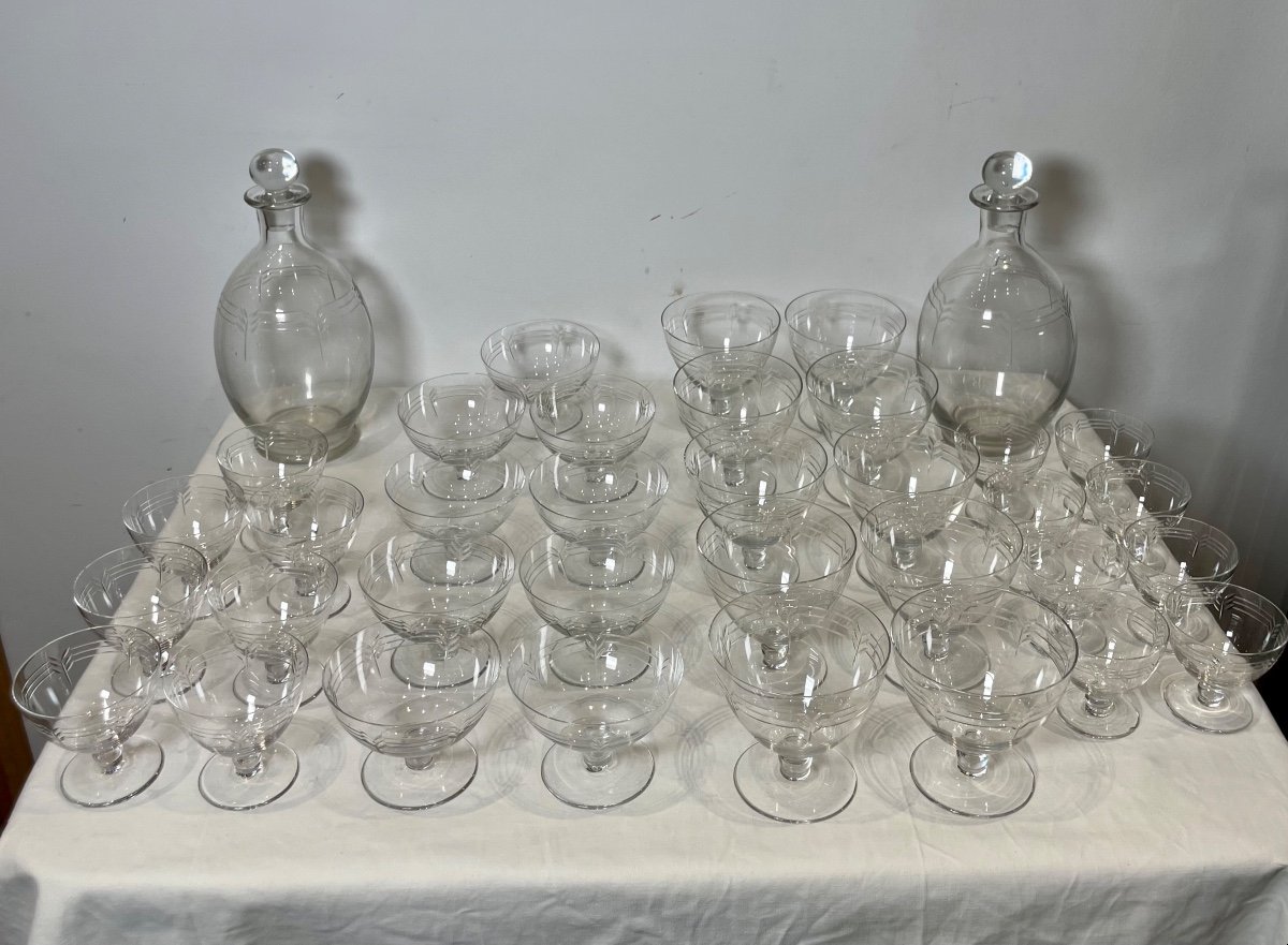 Baccarat. Partie de Service De Verres Et Deux Carafes En Cristal. Modèle Cap Ferrat. 36 pièces -photo-2