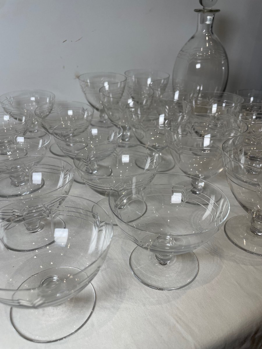 Baccarat. Partie de Service De Verres Et Deux Carafes En Cristal. Modèle Cap Ferrat. 36 pièces -photo-4