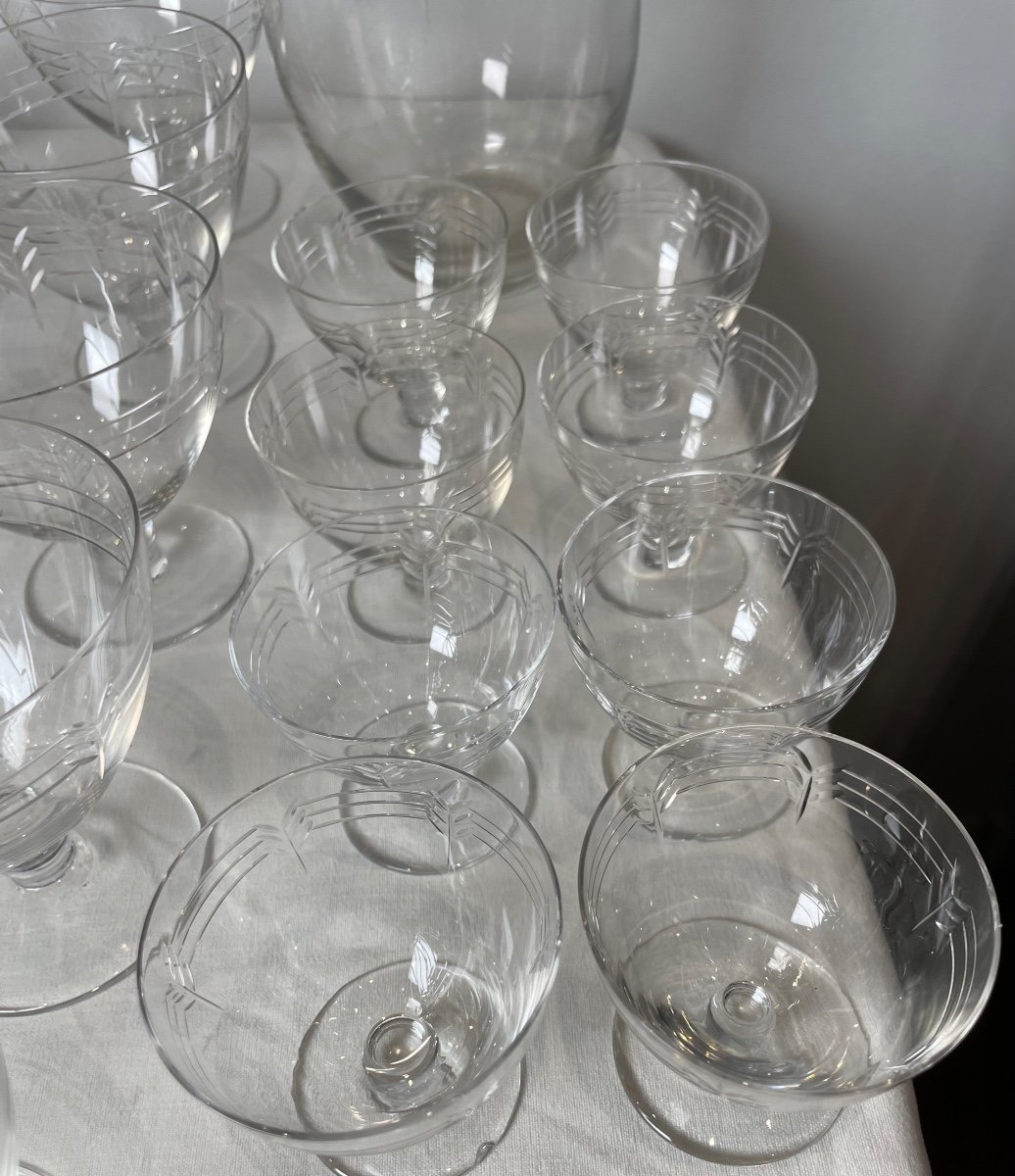 Baccarat. Partie de Service De Verres Et Deux Carafes En Cristal. Modèle Cap Ferrat. 36 pièces -photo-2