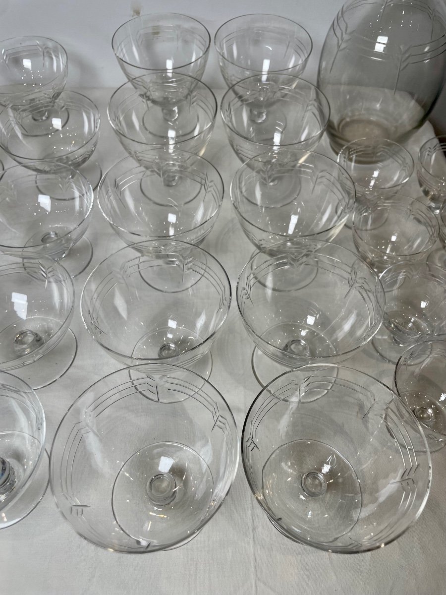 Baccarat. Partie de Service De Verres Et Deux Carafes En Cristal. Modèle Cap Ferrat. 36 pièces -photo-3