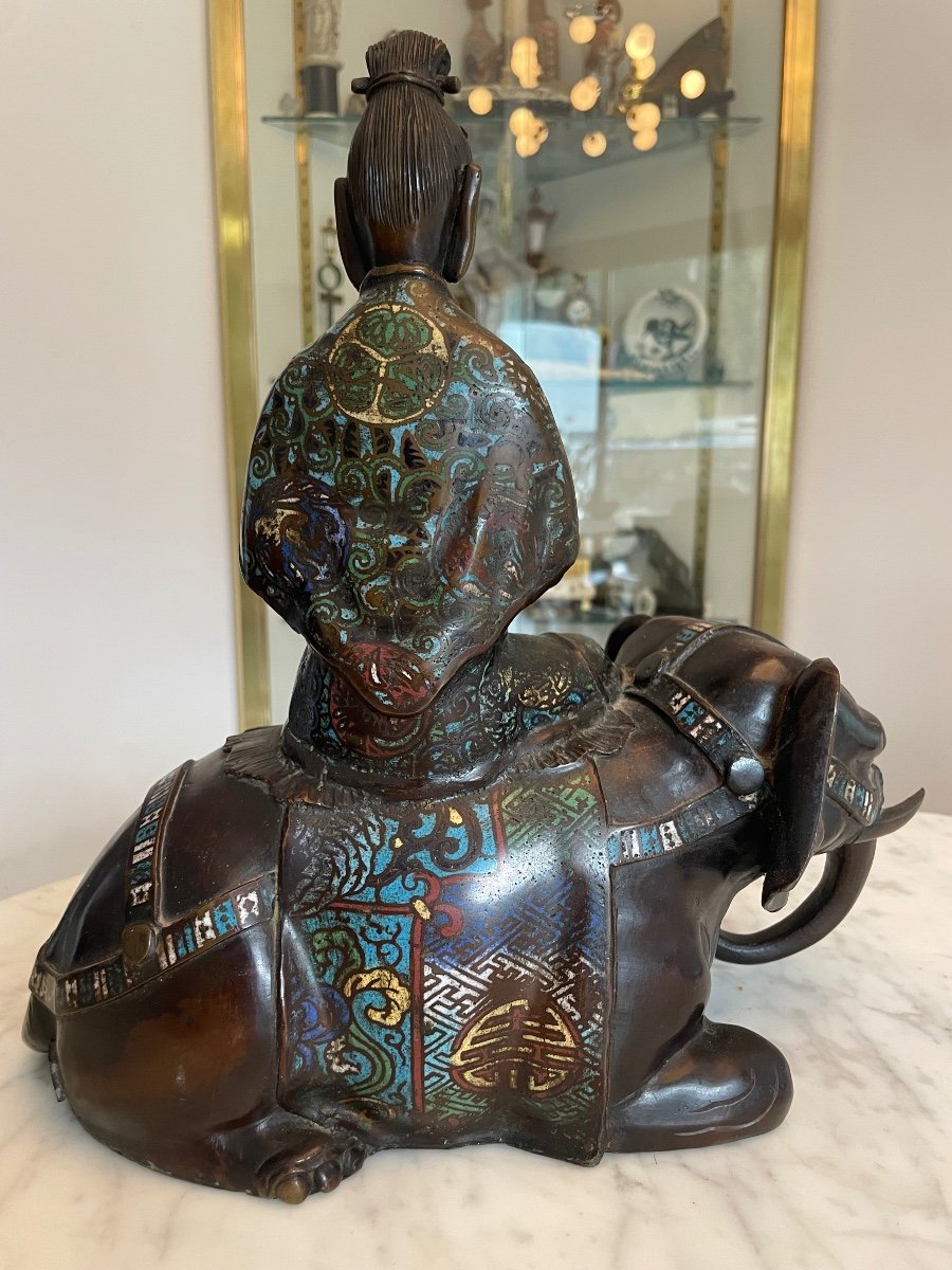 Kannon Seated On An Elephant In Cloisonné Bronze-photo-1