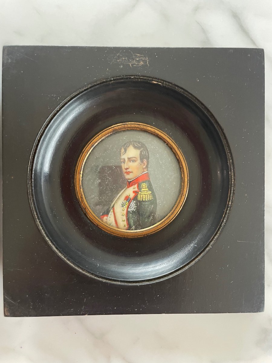 Two Round Miniatures Representing Portraits Of Napoleon And Marie Antoinette. XIX-photo-2