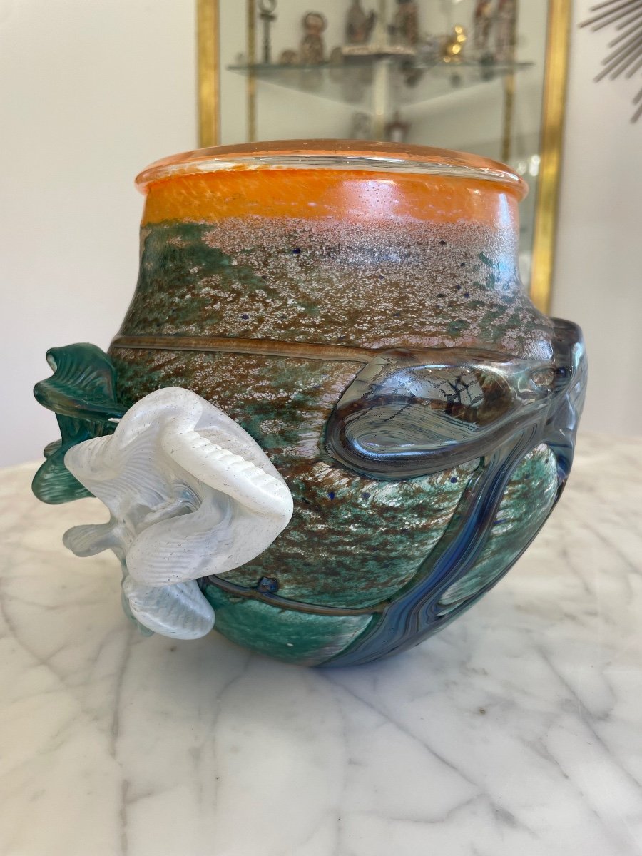 Jean-claude Novaro (1943-2014). Vase En Verre Soufflé à Décor En Relief. Signé Et Daté 