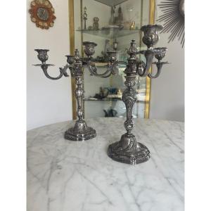 Paire De Candelabres De Style Louis XV En Bronze Argenté à Trois Bras De Lumières 