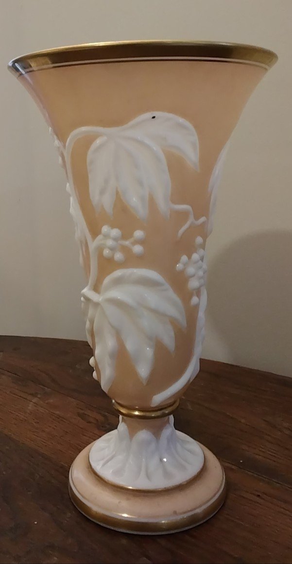 Baccarat Opaline Vase-photo-3