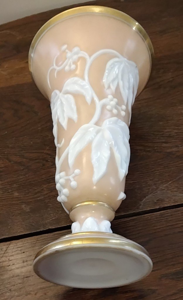 Baccarat Opaline Vase-photo-1