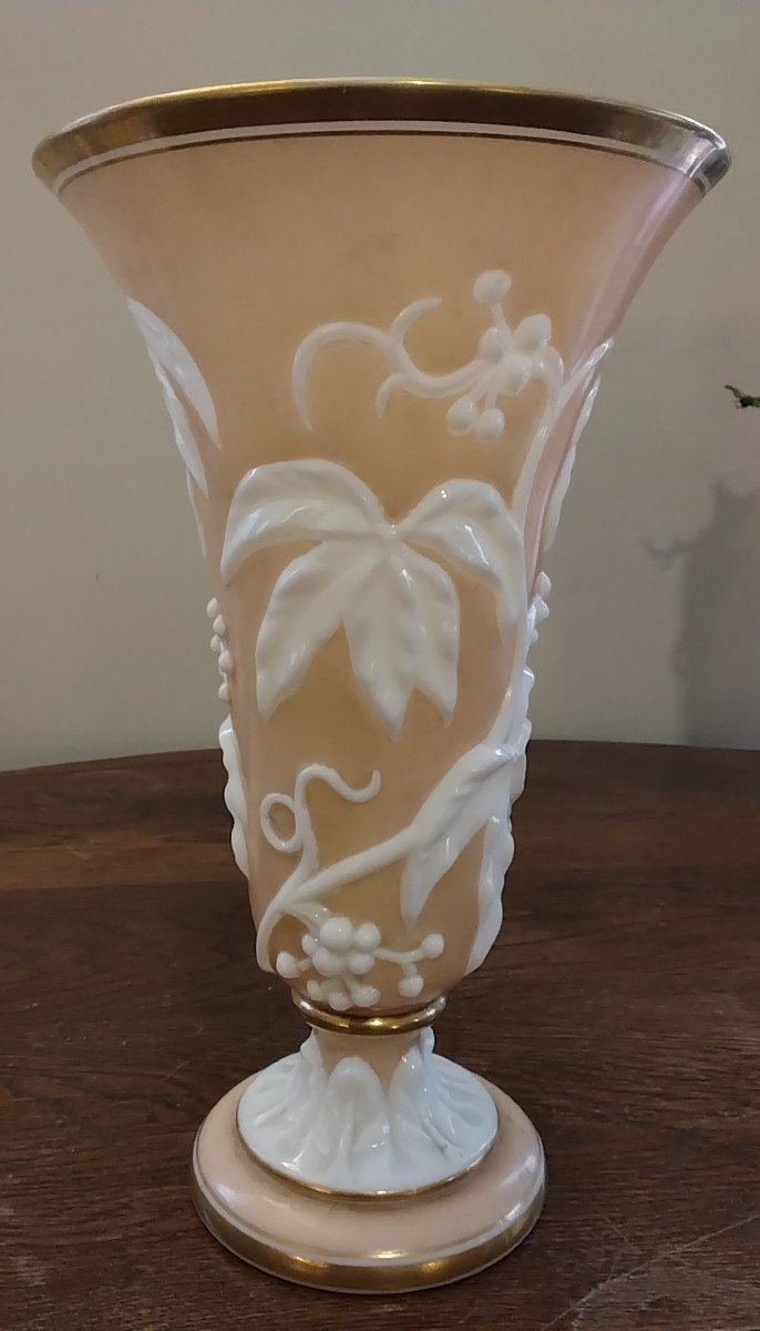 Baccarat Opaline Vase-photo-2