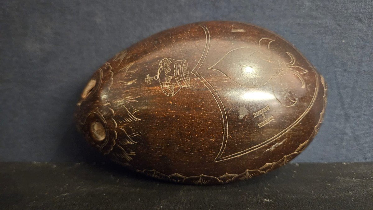 Engraved Corozo Nut - 19th Century-photo-3