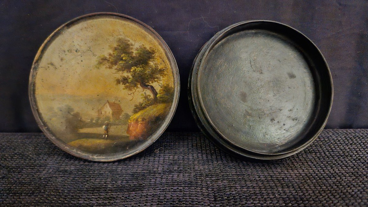 18th Century Painted Round Wooden Box-photo-3