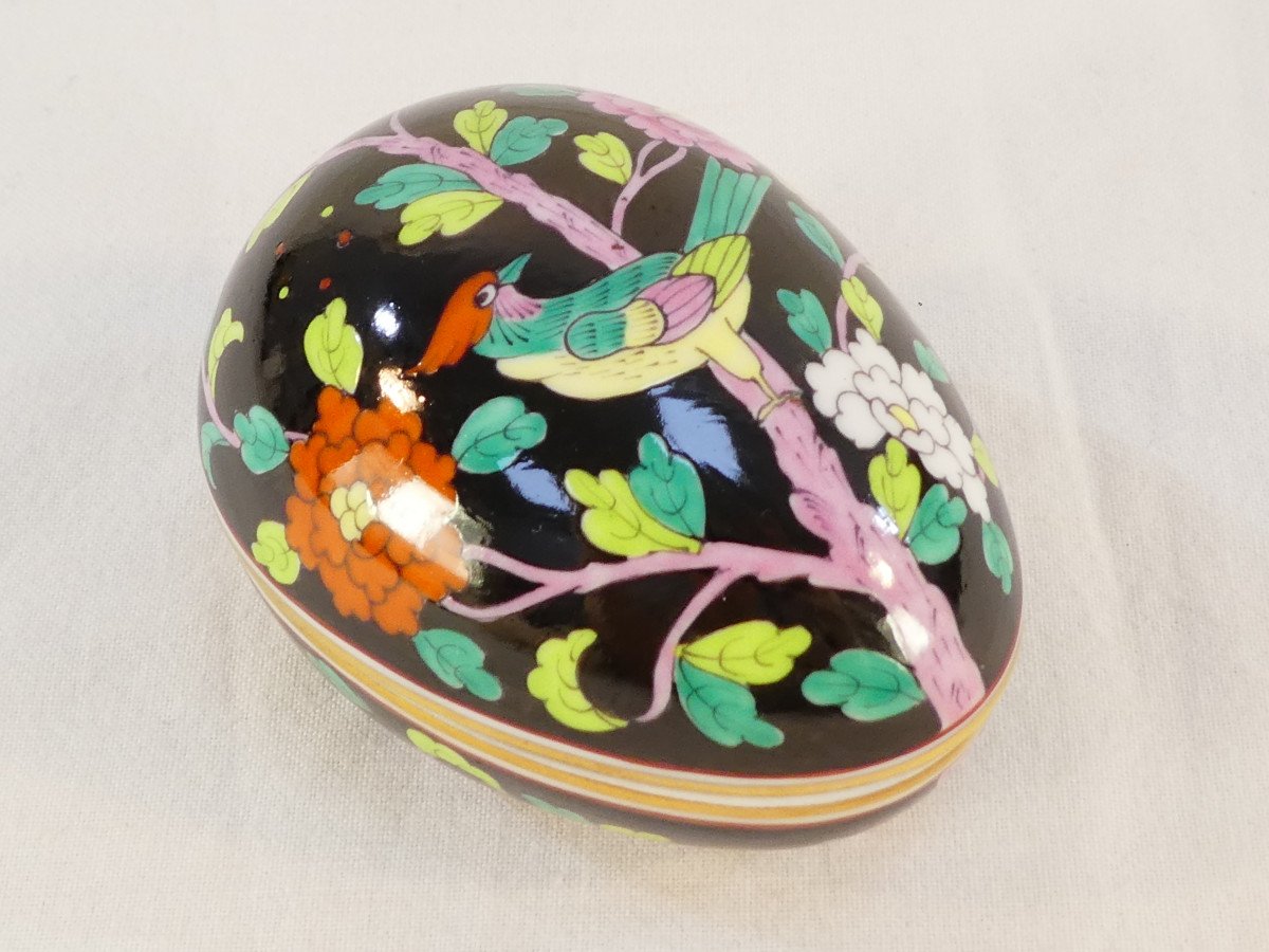 RARE FANCY BOX Oeuf couché porcelaine HEREND HUNGARY collection MACAO fond noir