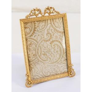 Lovely 19th Century Golden Photo Frame Decorated With Cherubs