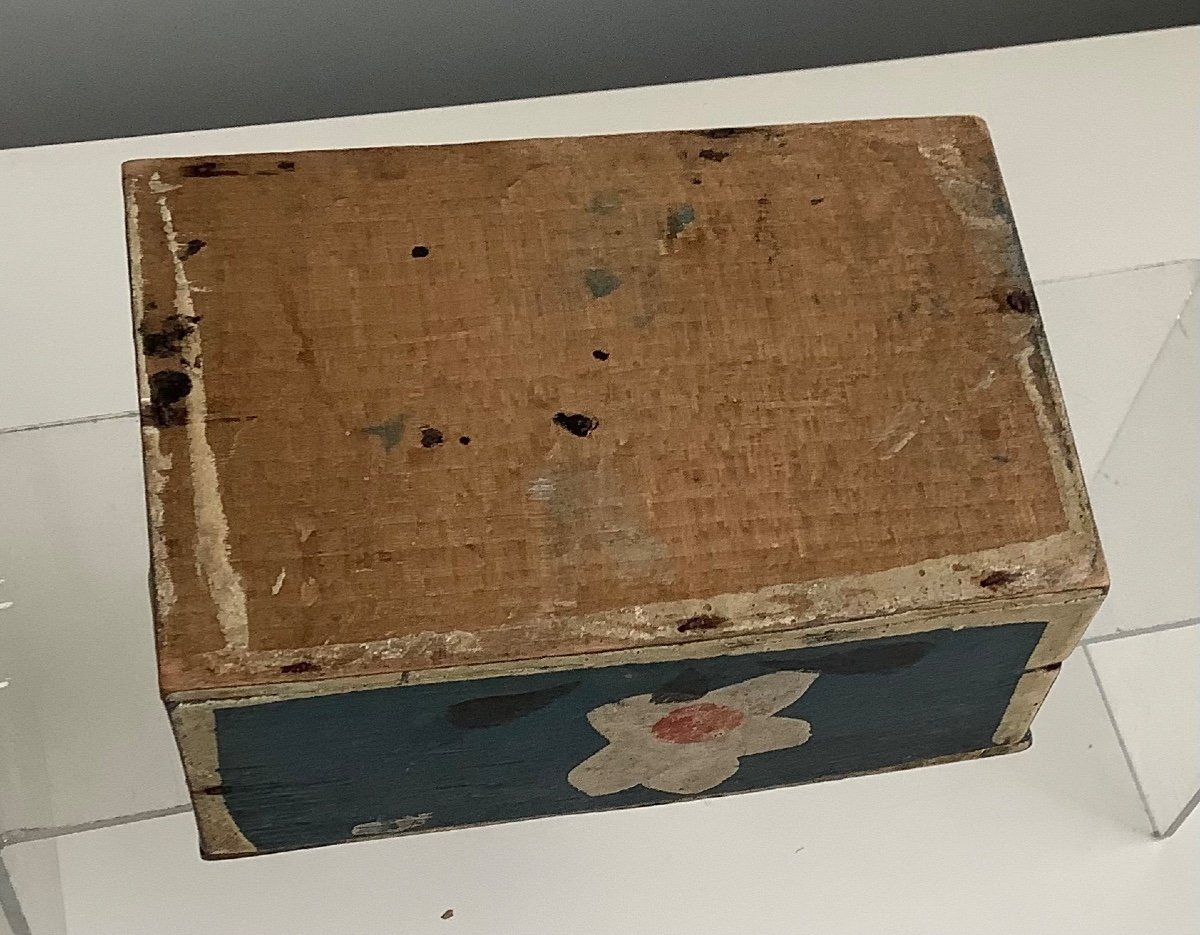 Small Norman Painted Box -photo-3