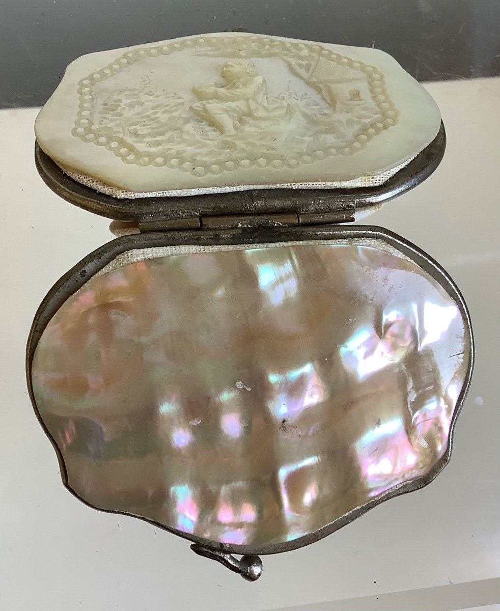 Mother-of-pearl Coin Purse Decor A Man In The Countryside -photo-3